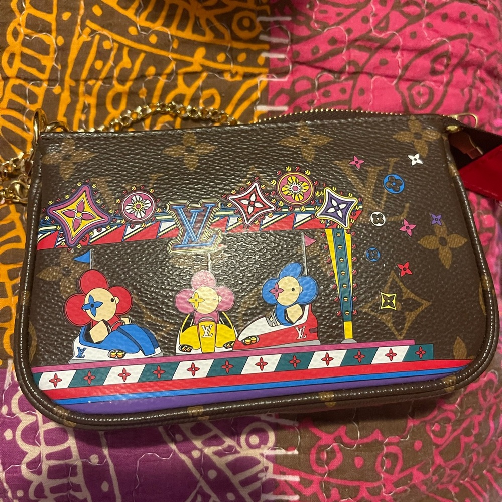 PLEASE READ !!!! LIMITED EDITION MINI POCHETTE
